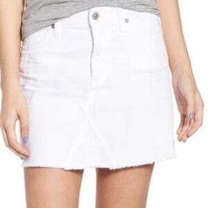 Citizens of Humanity white slightly distressed denim mini skirt. Size 26